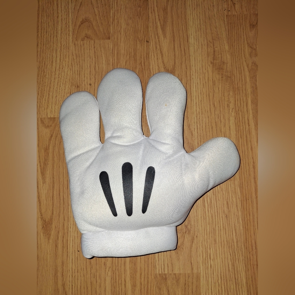 Mickey Mouse glove (only 1) one size